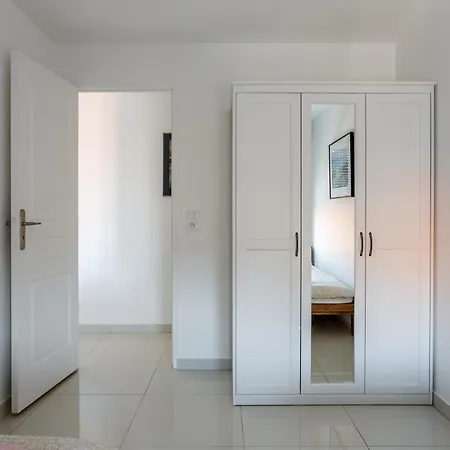 Apartment Mesnil Bat A 2g *